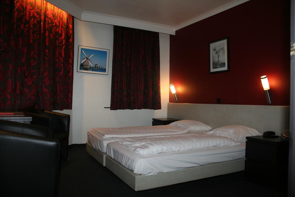 Hotel Admiraal Lanaken Extérieur photo